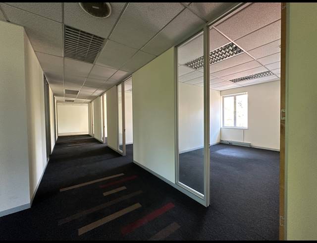 1,172M² OFFICE TO LET IN SANDTON CENTRAL